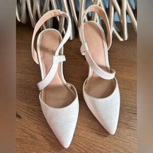 White sandals size US8
